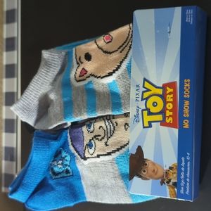*. Disney no show socks shoe size 10-4
